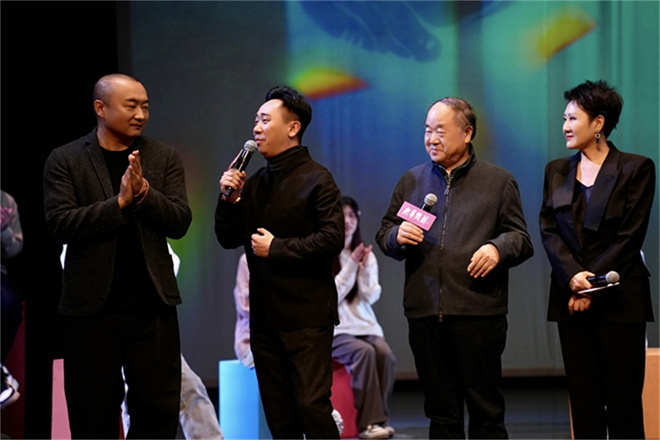 张凯丽邓萃雯亮相 莫言戏剧巨制《鳄鱼》发布会