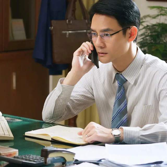 为何《繁花》热度超越王凯主演的《大江大河》，尽管两者均发生在90年代？