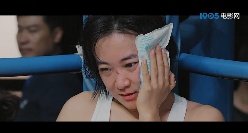 揭秘《热辣滚烫》：贾玲蜕变之旅幕后纪录片预告曝光