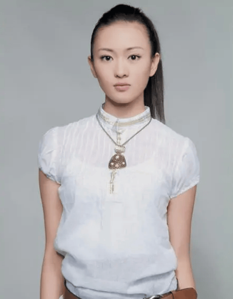 原本以为童瑶在《小日子》中会成为受欢迎的女主角，却不料自作聪明离婚后遭遇种种烦恼