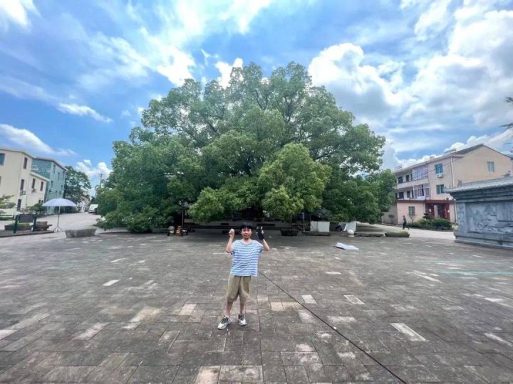 《云边有个小卖部》迅雷资源下载网盘「BD1080P/3.4G-MKV」国语版加长版 -1