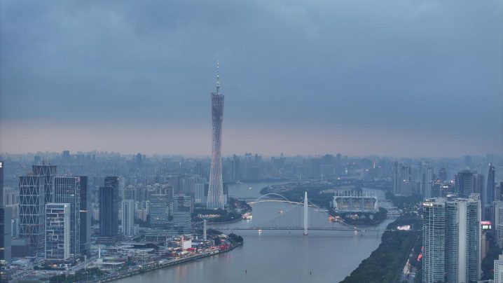 最终章：《我们仨》！最后一场热血龙舟赛为友情与成长画上完美句号，“慢综艺”见证成长 -1