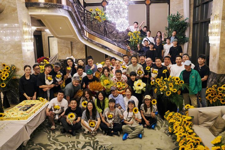 《夏洛特烦恼》演员沈腾和马丽携手新片十年后杀青 -1