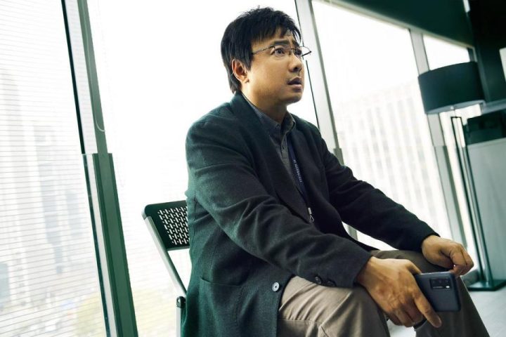 《逆行人生》官宣定档，由徐峥、辛芷蕾、王骁、贾冰主演 -1