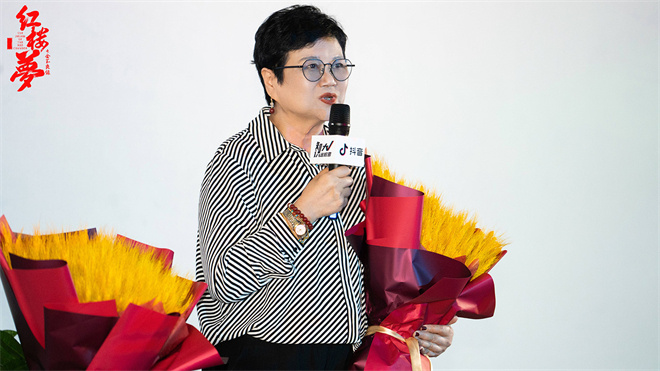 高校放映《红楼梦之金玉良缘》，科技助推古典美学 -2