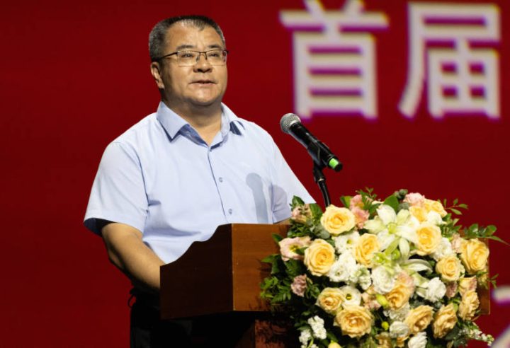东方演艺集团与中影合作，电影《只此青绿》拍摄完成，开始后期制作 -1