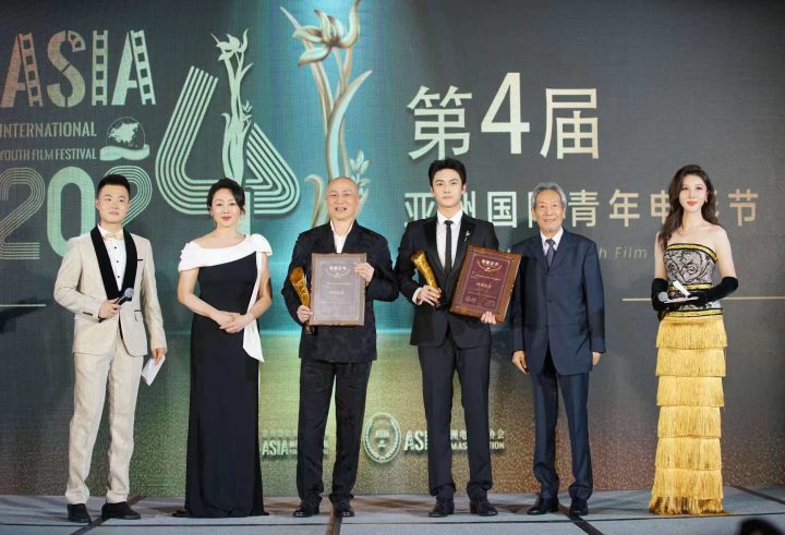从小镇少年走上电影节领奖台 刘昊宇: 感激那个持续努力的自己 -1