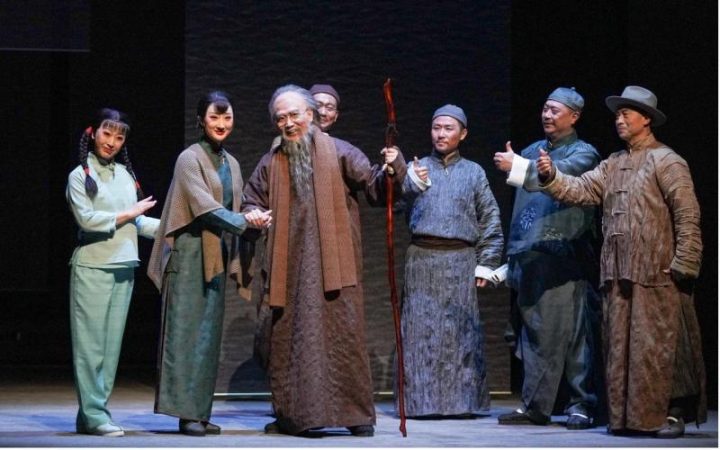 北京京剧院新版京剧《齐白石》即将在长安大戏院再度上演，精彩呈现 -1
