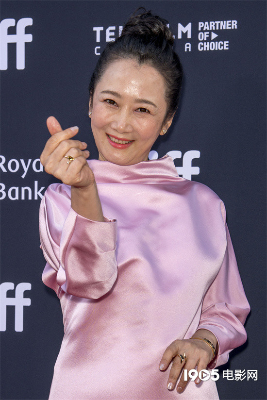 赵涛斩获多伦多影节特别贡献奖 称电影助女性更强势 -1