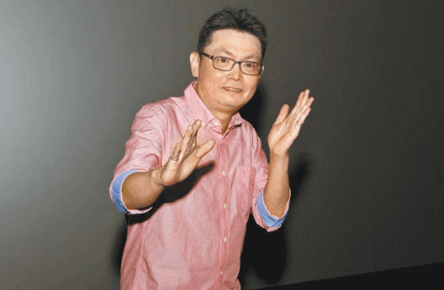 石班瑜追悼会现场大屏幕播放其生前照片 -1