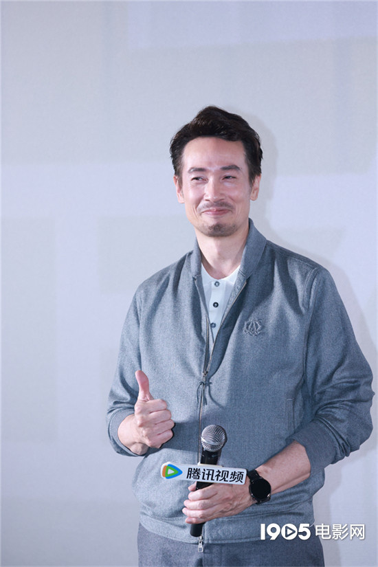 《企业强人》观影盛宴，陈豪姜大卫共舞手势舞引热潮 -2