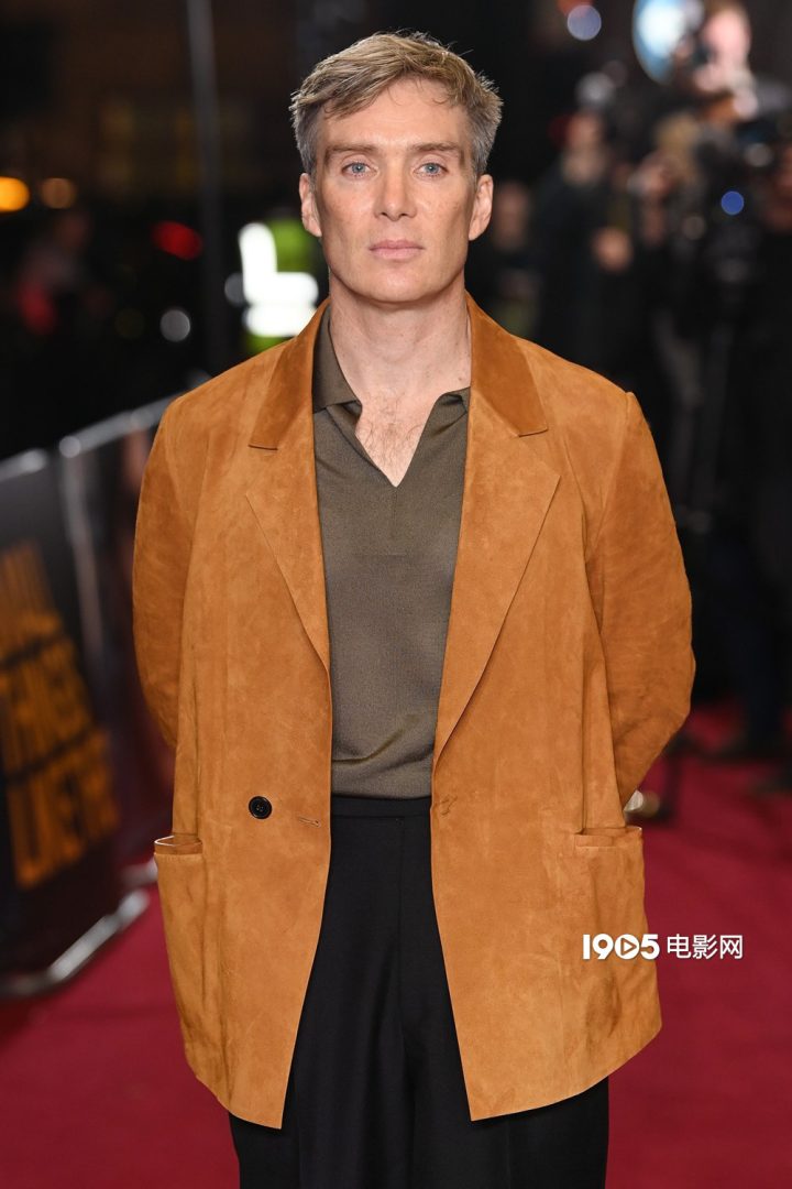 基莲亮相《像这样的小事》首映，黑帮角色重归 -2