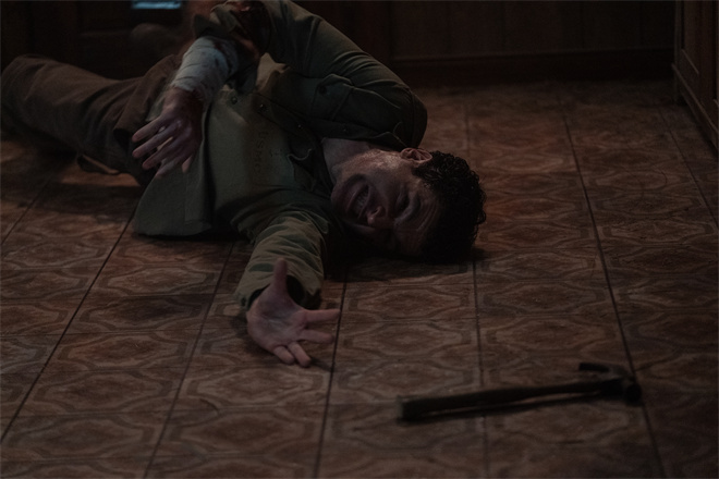 《狼人》预告：爱人变怪物，致命危机上演 -2