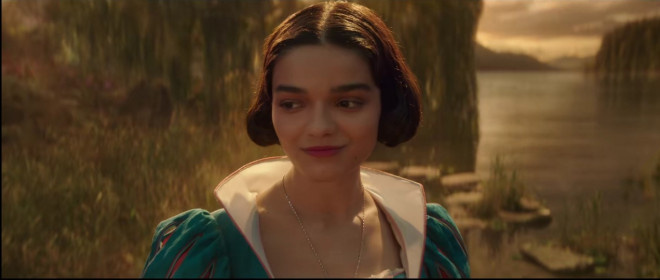 《白雪公主》真人版新预告：五官决定三观 -1