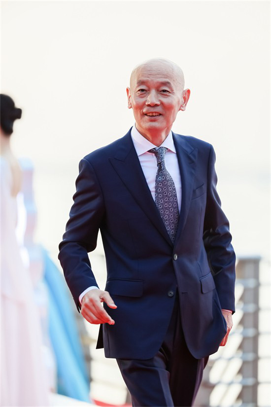第六届海南岛国际电影节闭幕 赵雅芝叶童红毯合体 -3