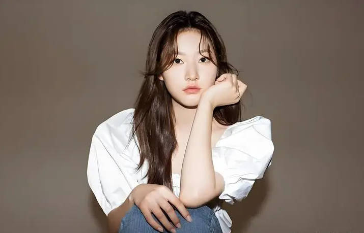 金赛纶父亲谈女儿“隐婚”谣言：心理创伤严重 -1
