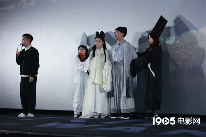 《倩女幽魂》北京观影：Coser缅怀张国荣王祖贤 -2