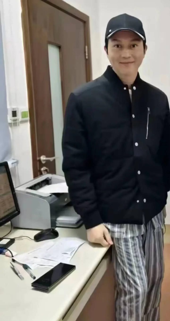 张智霖谈胆结石：病情好转，已平安回港 -2