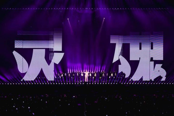 2025张远《白》深圳演唱会圆满落幕，三重惊喜引爆“春茧” -2