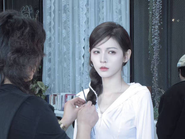 张予曦白裙甜美，四月春风里散发超凡仙气 -2