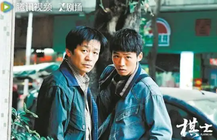 王宝强《黑暗棋士》：角色突破与剧本瑕疵并存 -1